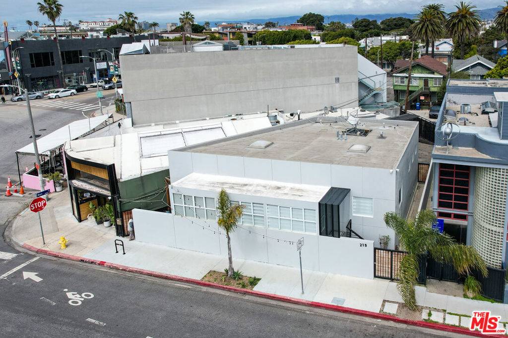 Venice, CA 90291,215 Windward AVE