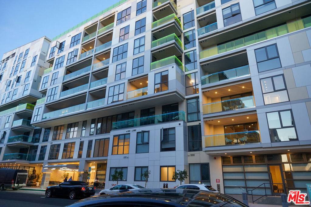 Glendale, CA 91203,414 N Orange ST #117