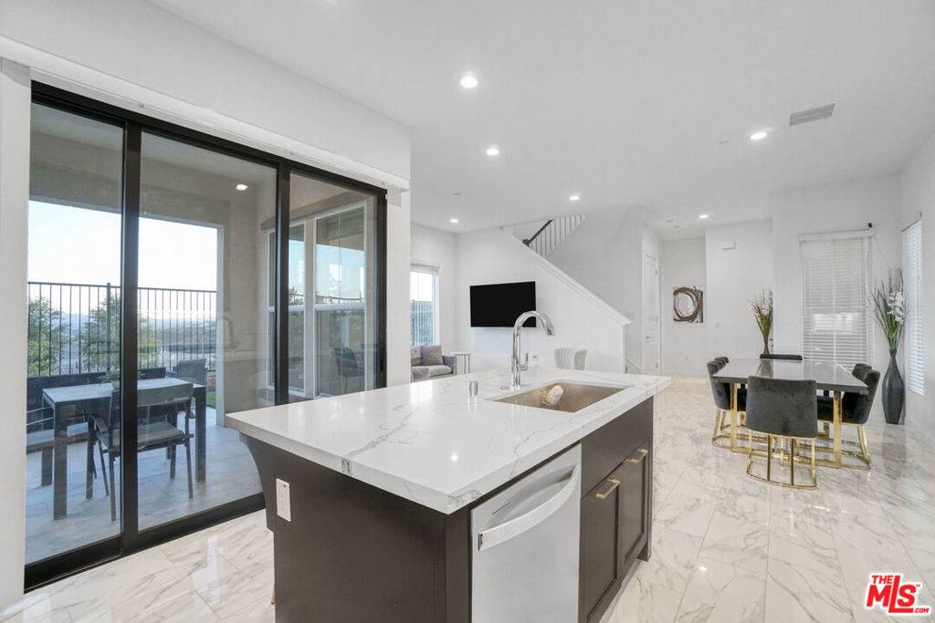 Porter Ranch, CA 91326,20818 W Bur Oak CIR
