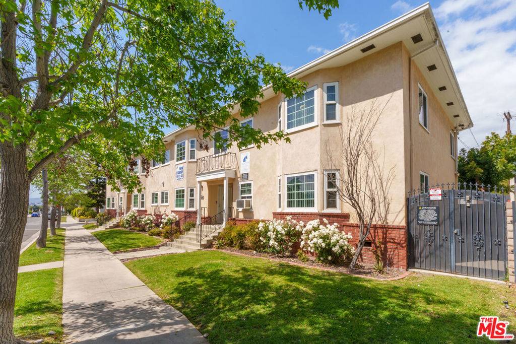 Los Angeles, CA 90019,1128 Masselin AVE