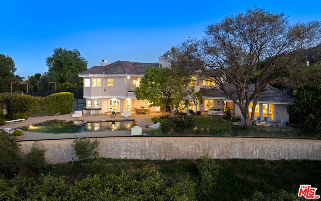 Los Angeles, CA 90049,3123 Stone Oak DR