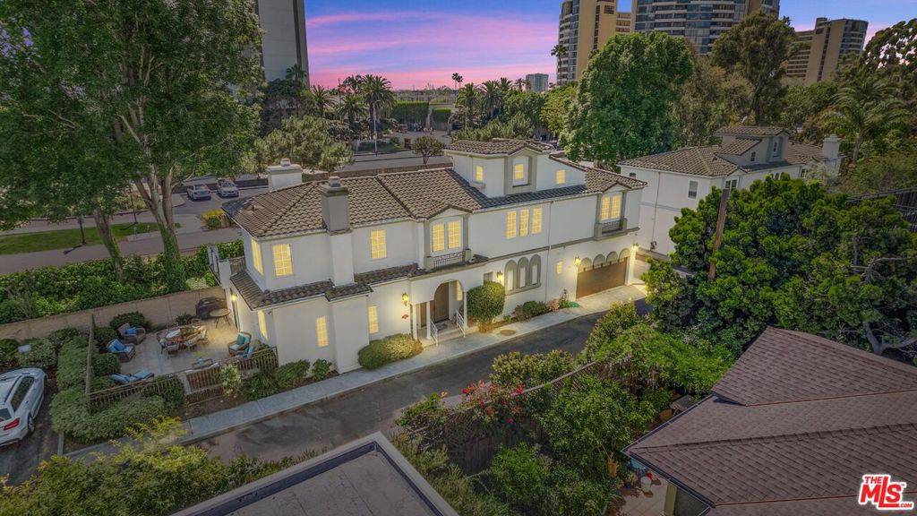 Marina Del Rey, CA 90292,912 Harbor Crossing LN