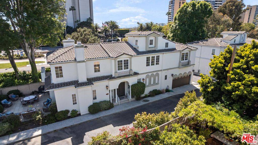 Marina Del Rey, CA 90292,912 Harbor Crossing LN