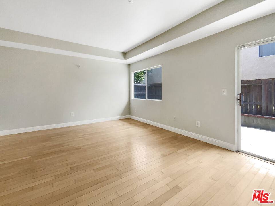 Sylmar, CA 91342,15232 Foothill BLVD #111