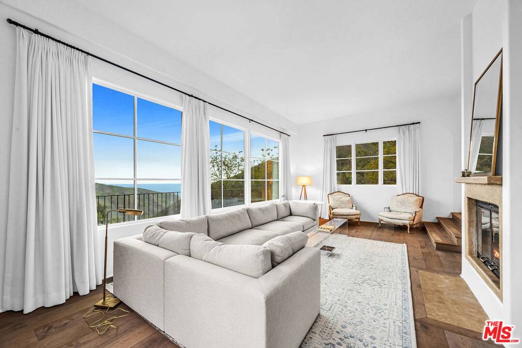 Malibu, CA 90265,2382 Live Oak Meadows RD