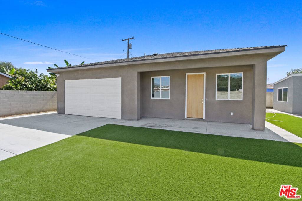 Santa Ana, CA 92704,2429 W Borchard AVE