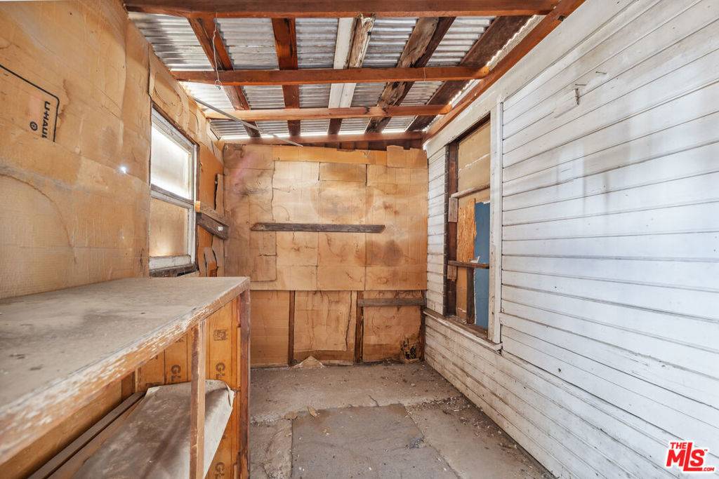 Needles, CA 92363,419 Acoma ST