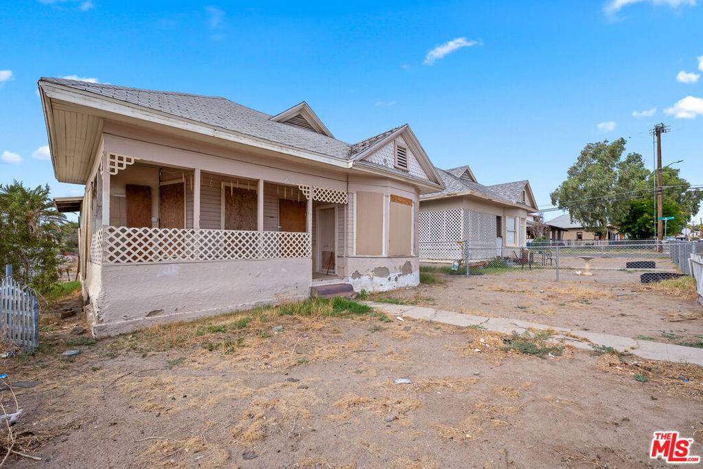 Needles, CA 92363,419 Acoma ST