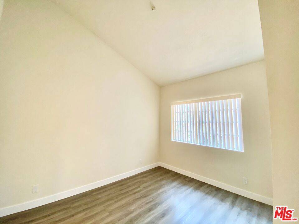 Van Nuys, CA 91405,6941 Hazeltine AVE #10