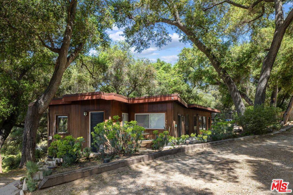 Topanga, CA 90290,1256 N Topanga Canyon BLVD