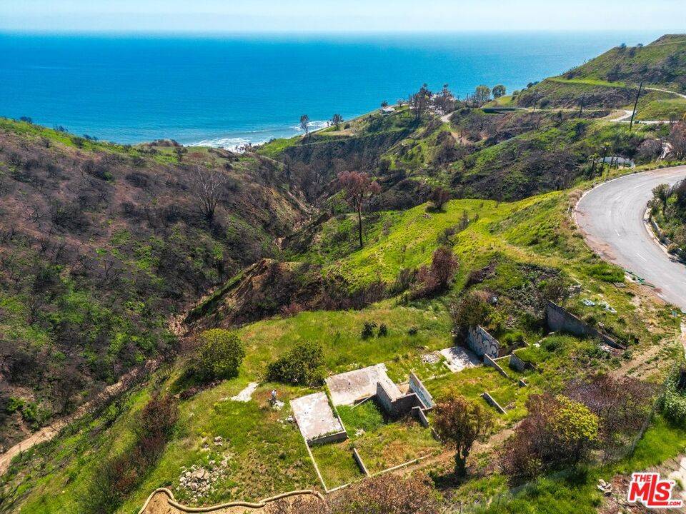 Malibu, CA 90265,20704 Eagle pass DR