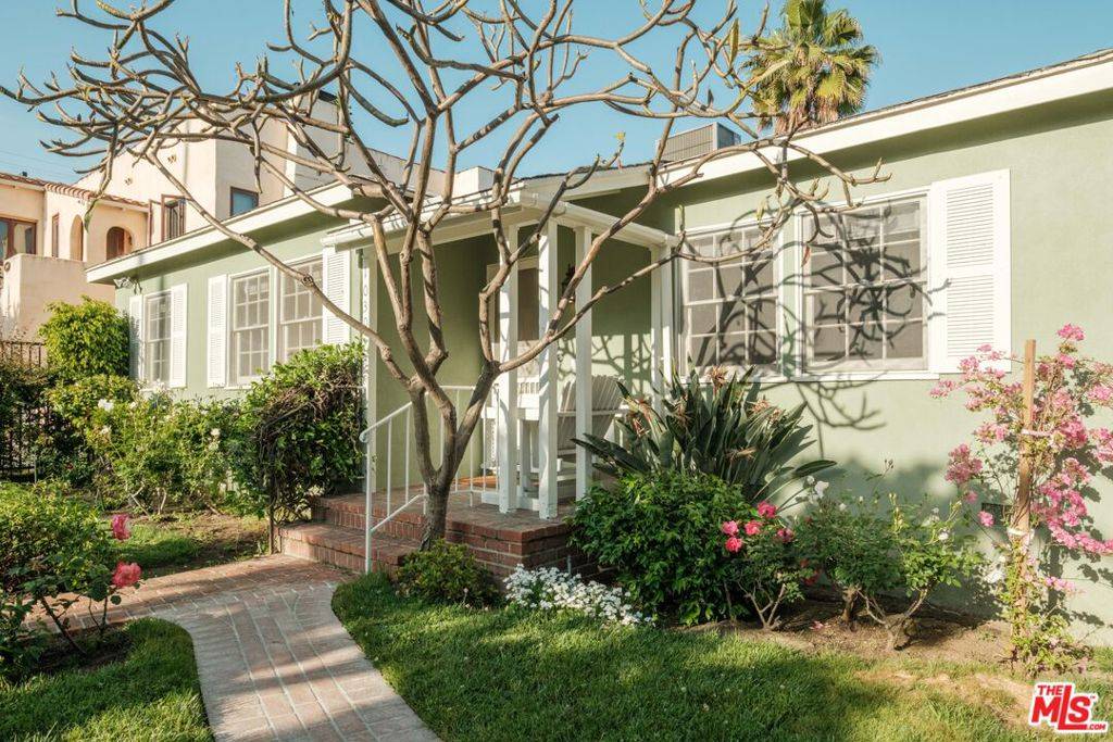 West Hollywood, CA 90046,1030 N La Jolla AVE