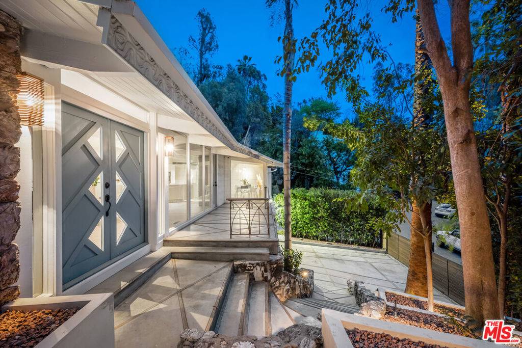 Beverly Hills, CA 90210,3027 Franklin Canyon DR