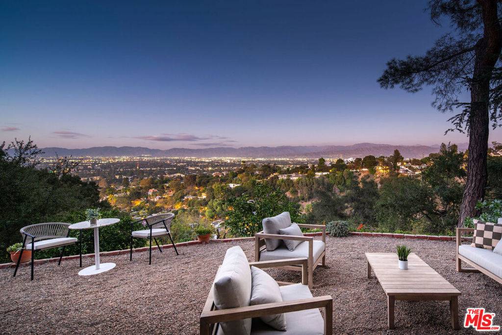 Studio City, CA 91604,3720 Alta Mesa DR