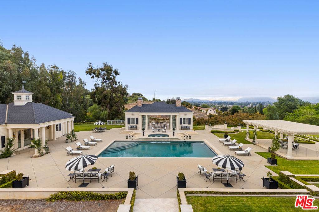 Camarillo, CA 93010,85 Crestview AVE