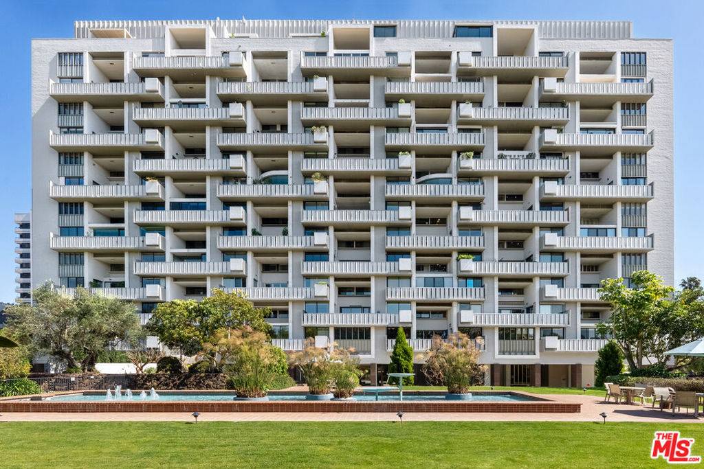 Los Angeles, CA 90024,10375 Wilshire BLVD #2F