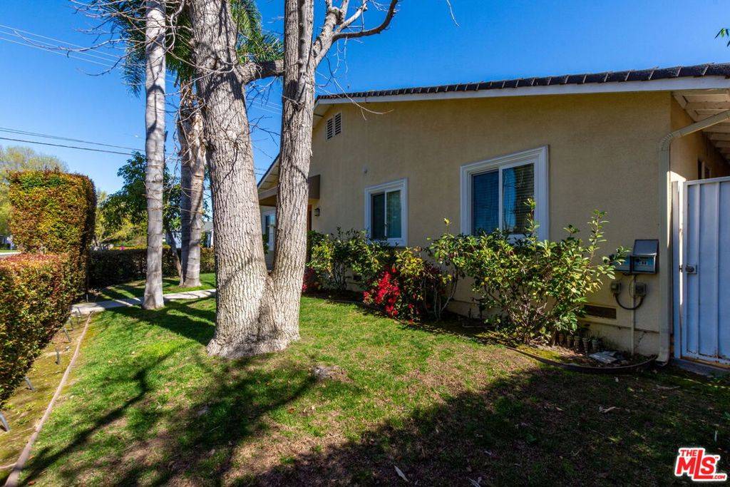 Reseda, CA 91335,6956 Bertrand AVE