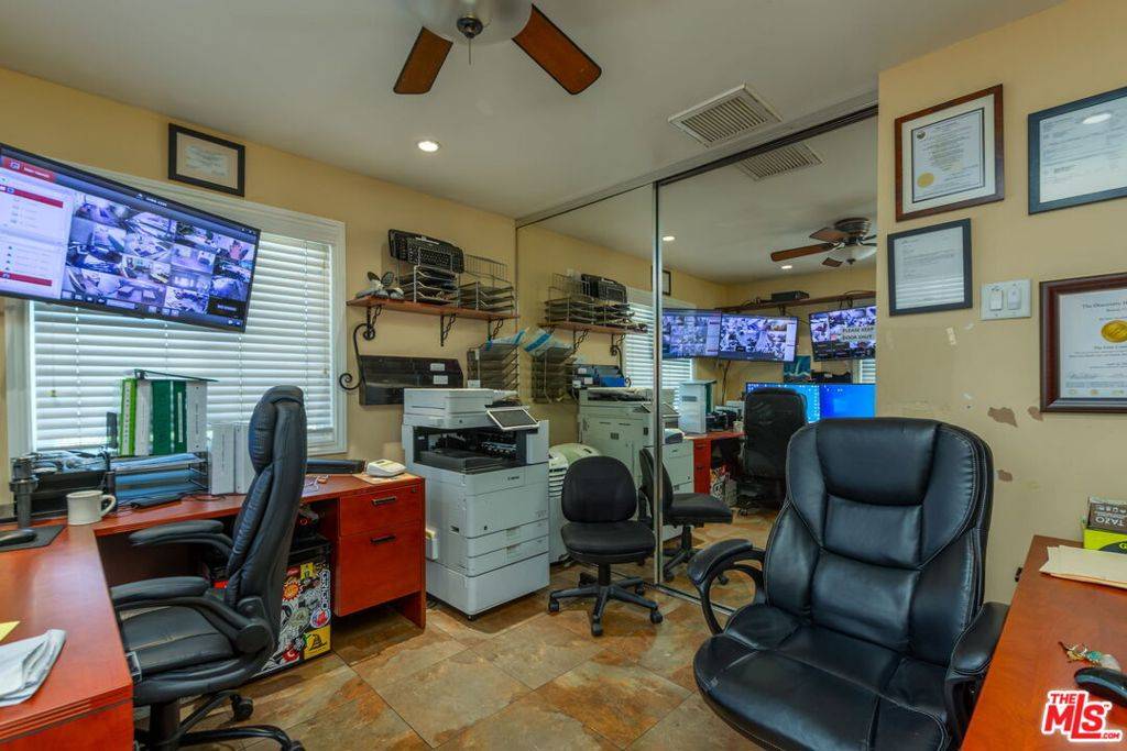 Reseda, CA 91335,6956 Bertrand AVE