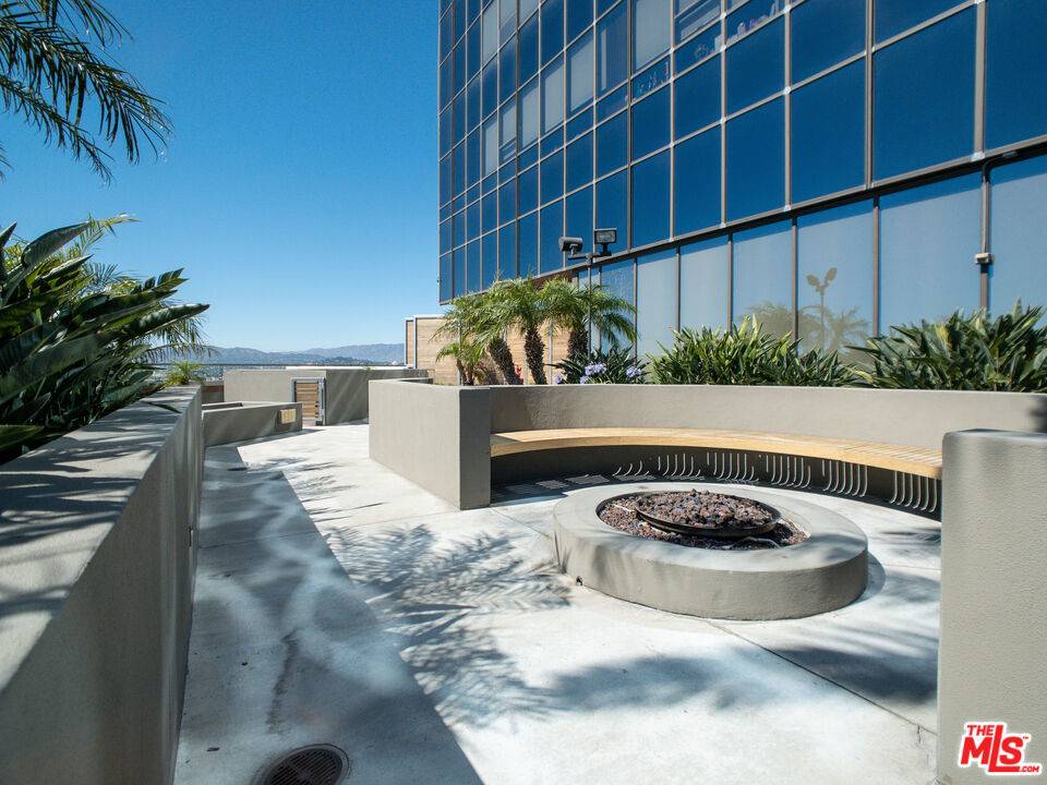 Los Angeles, CA 90017,1100 Wilshire BLVD #3001