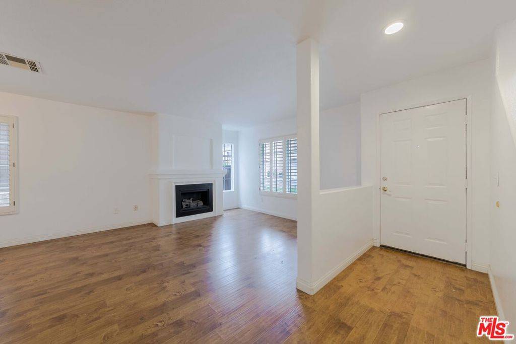 Harbor City, CA 90710,1060 Harbor Village DR
