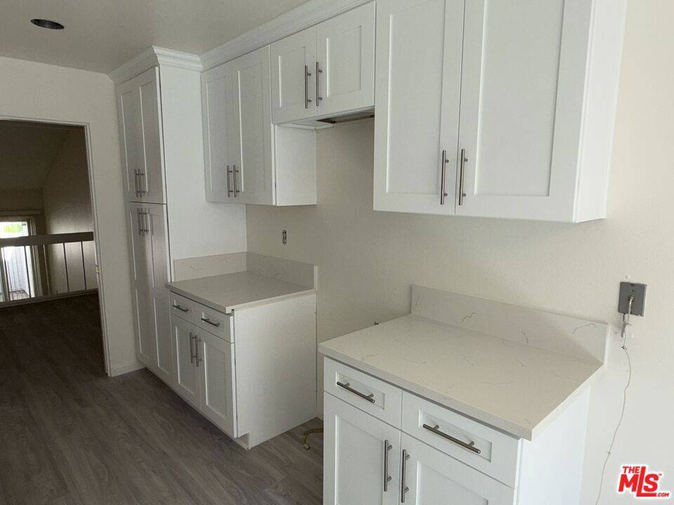 Woodland Hills, CA 91367,22239 1/4 Erwin ST