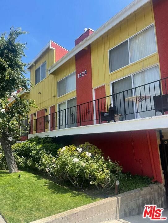 Los Angeles, CA 90025,1820 S Bentley AVE #103