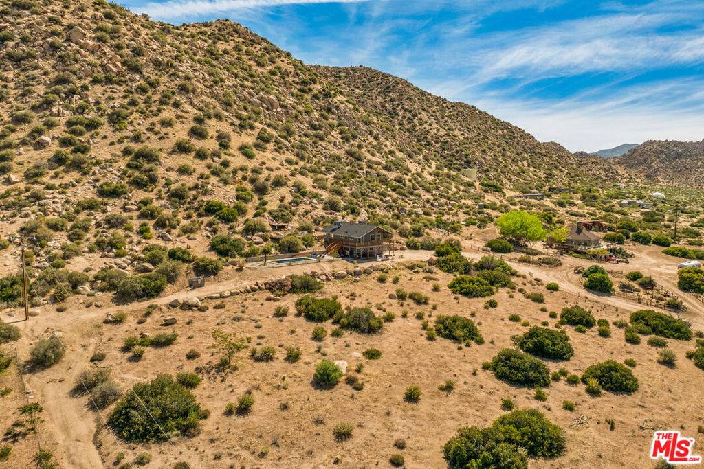 Pioneertown, CA 92268,5637 Minna Gombell LN