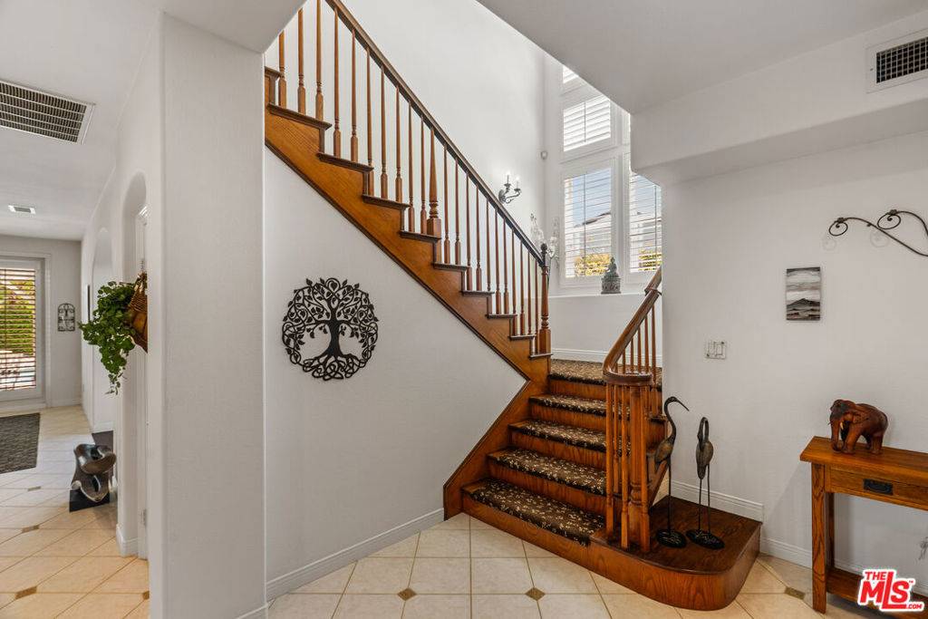 Thousand Oaks, CA 91362,2321 Sunny Point ST