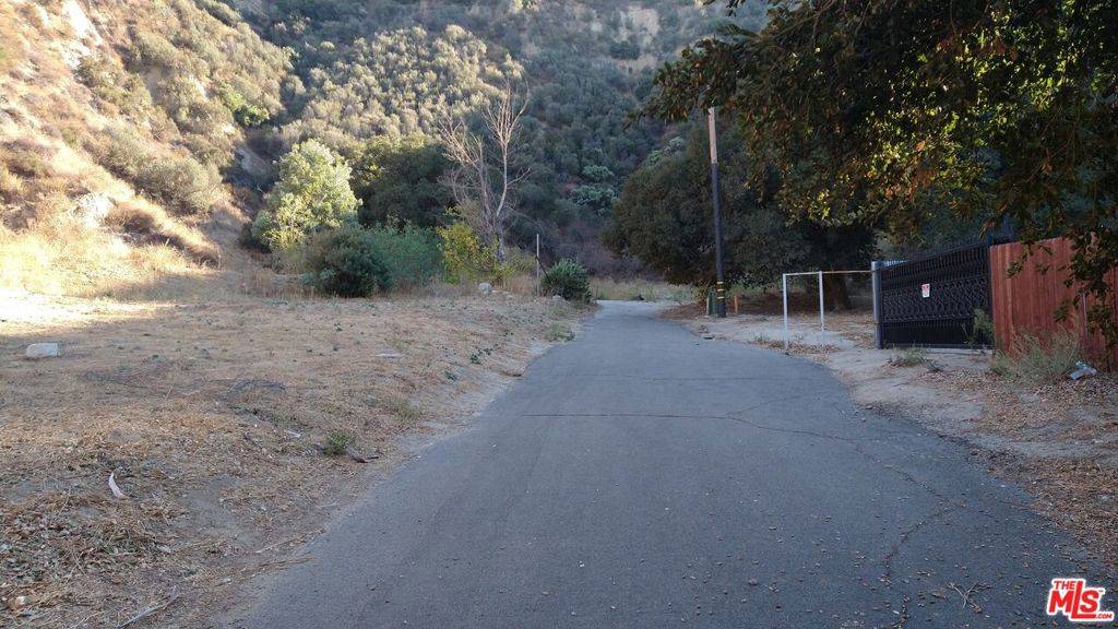 Val Verde, CA 91384,28530 ROOSEVELT AVE