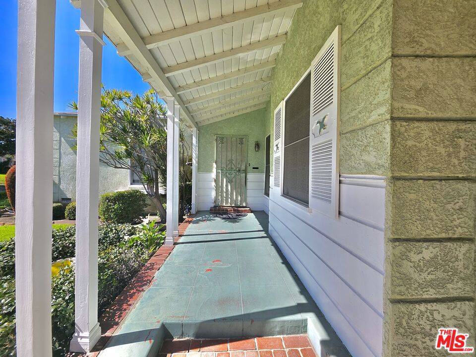 Inglewood, CA 90305,2211 W 78th PL