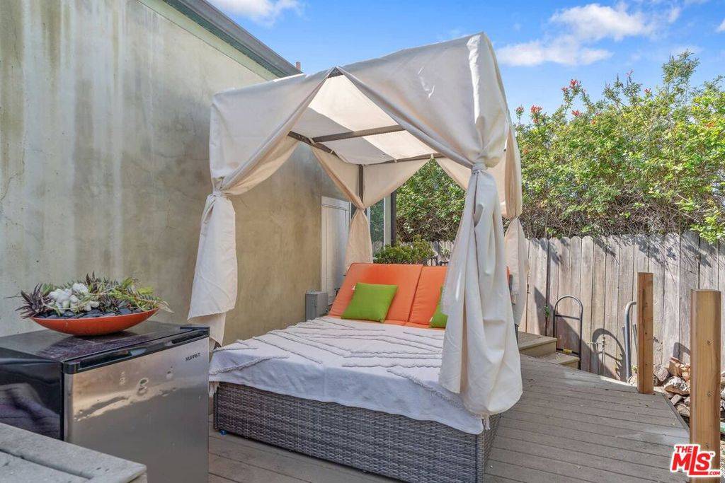 Malibu, CA 90265,261 Paradise Cove RD