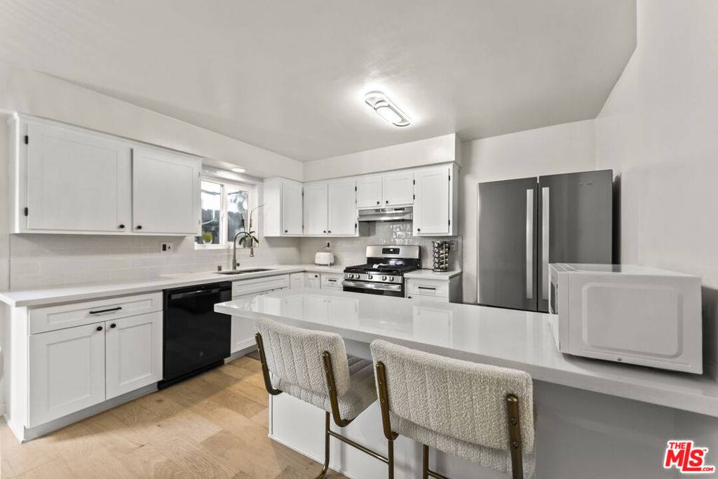 North Hollywood, CA 91601,10854 Morrison ST #2