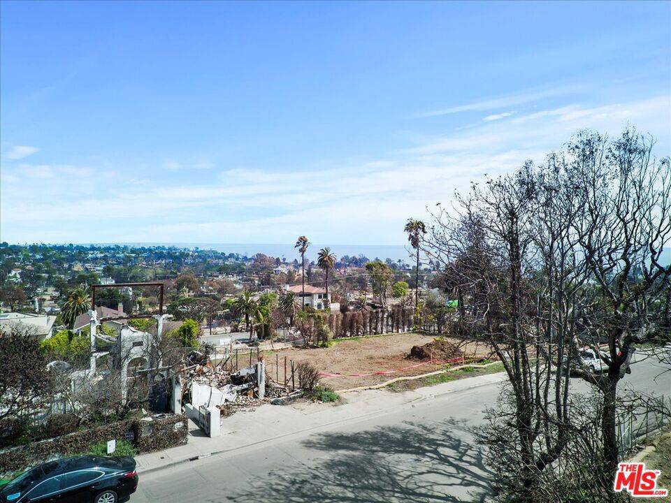 Pacific Palisades, CA 90272,641 Lachman LN