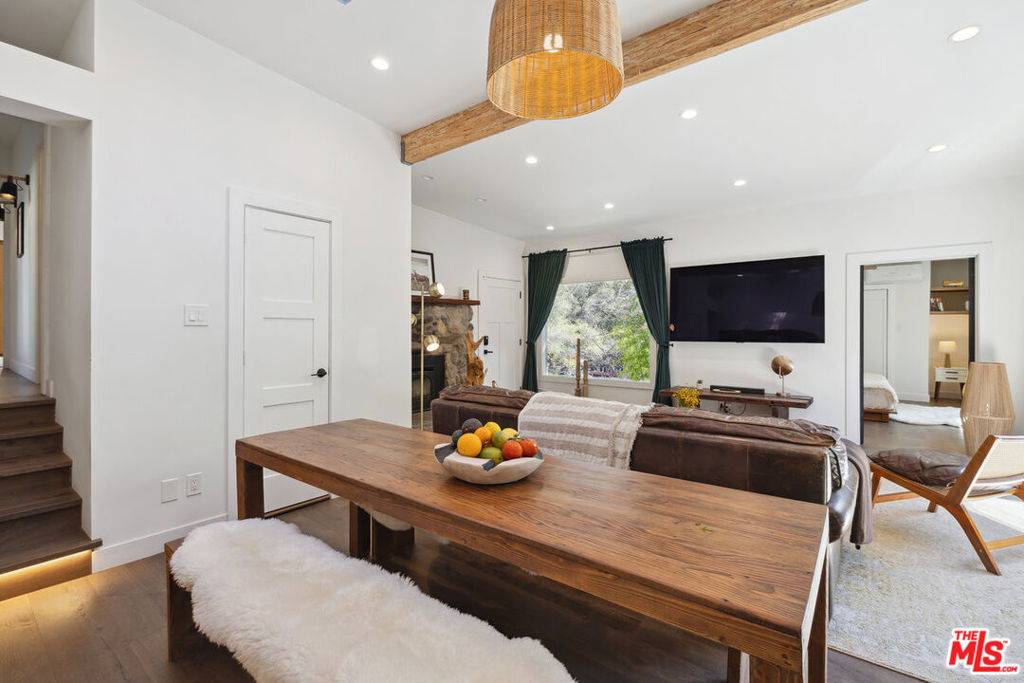 Topanga, CA 90290,583 N Creek TRL