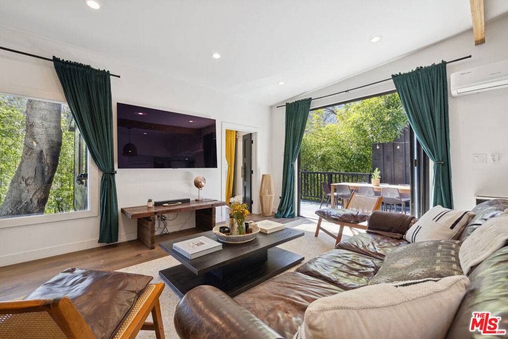 Topanga, CA 90290,583 N Creek TRL