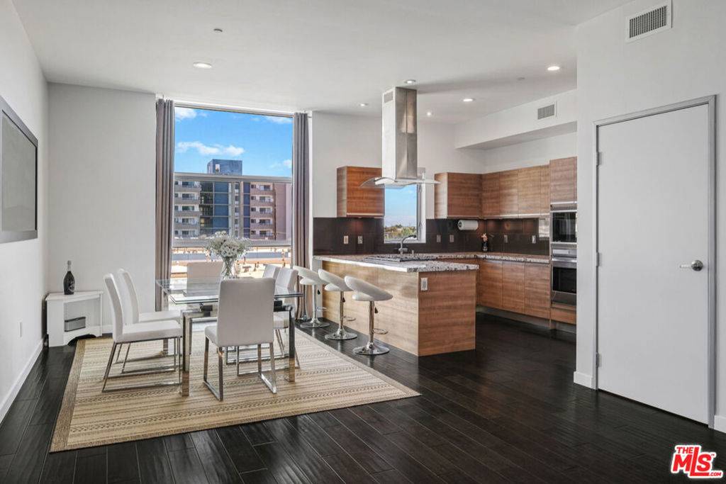Marina Del Rey, CA 90292,3119 Via Dolce #311