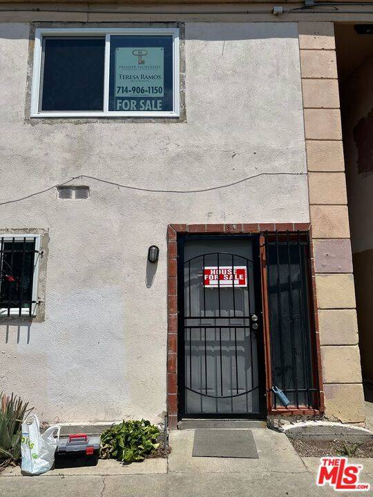 Santa Ana, CA 92701,1001 E Grant ST #F4