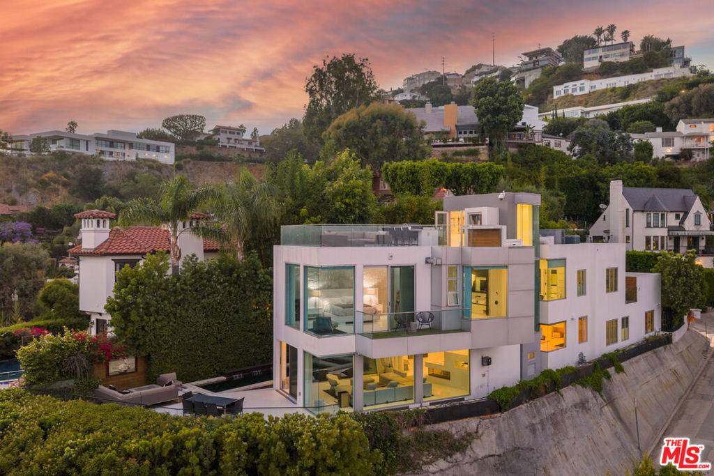 Los Angeles, CA 90069,1377 Miller PL
