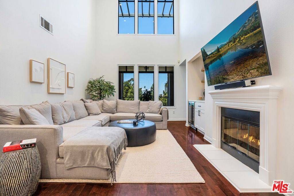 Playa Vista, CA 90094,5625 Crescent Park W #322