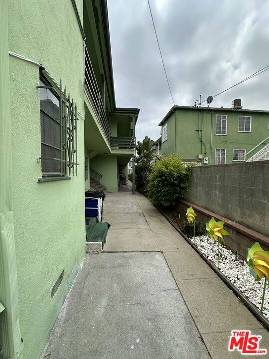 Los Angeles, CA 90008,4161 Marlton AVE