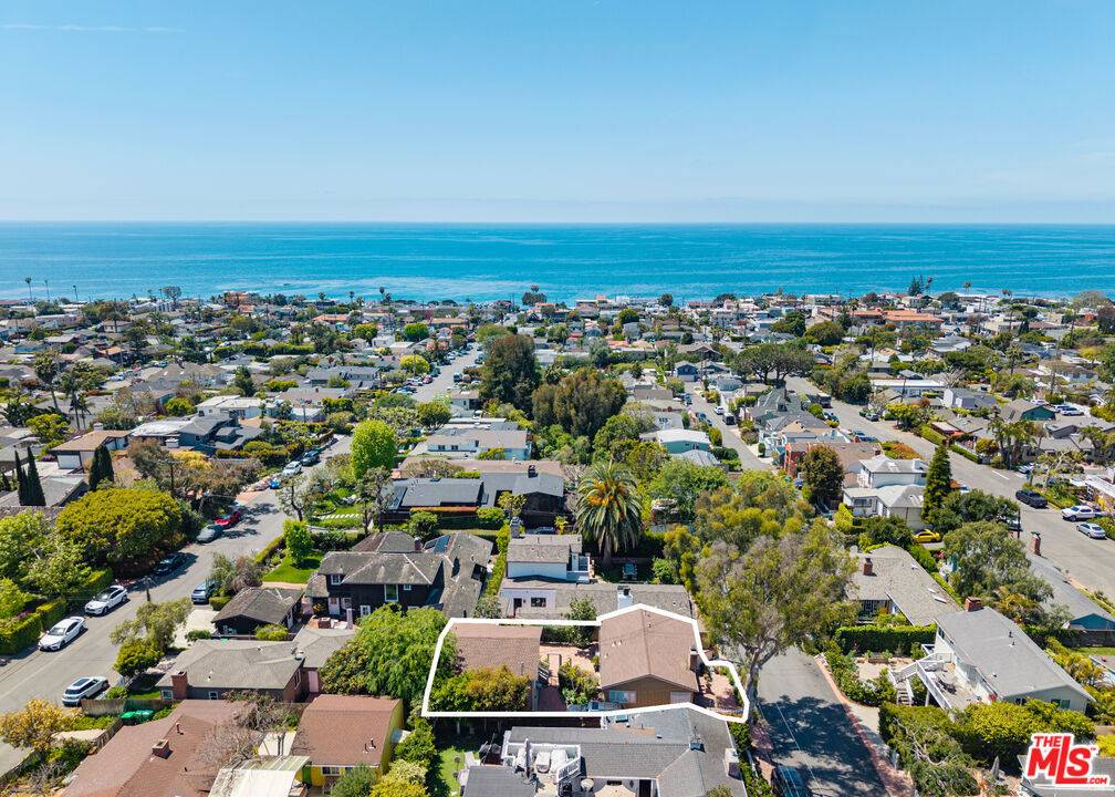 Laguna Beach, CA 92651,617 Lombardy LN