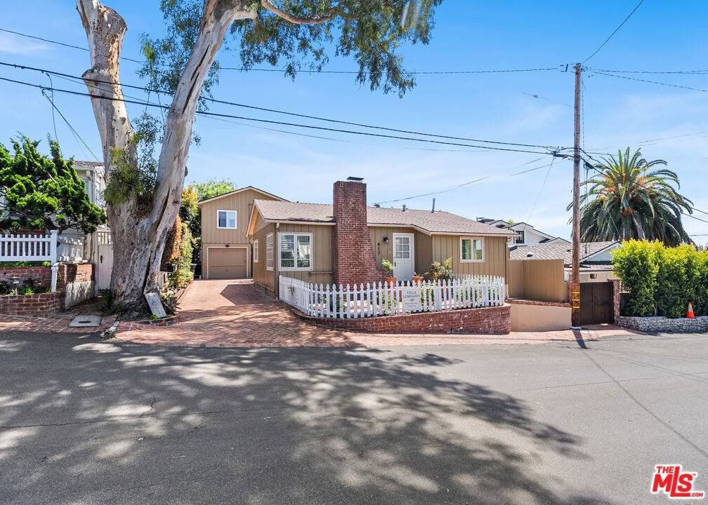 Laguna Beach, CA 92651,Address not disclosed