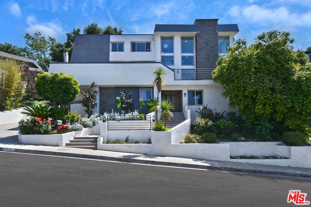 Sherman Oaks, CA 91403,3539 Alana Drive
