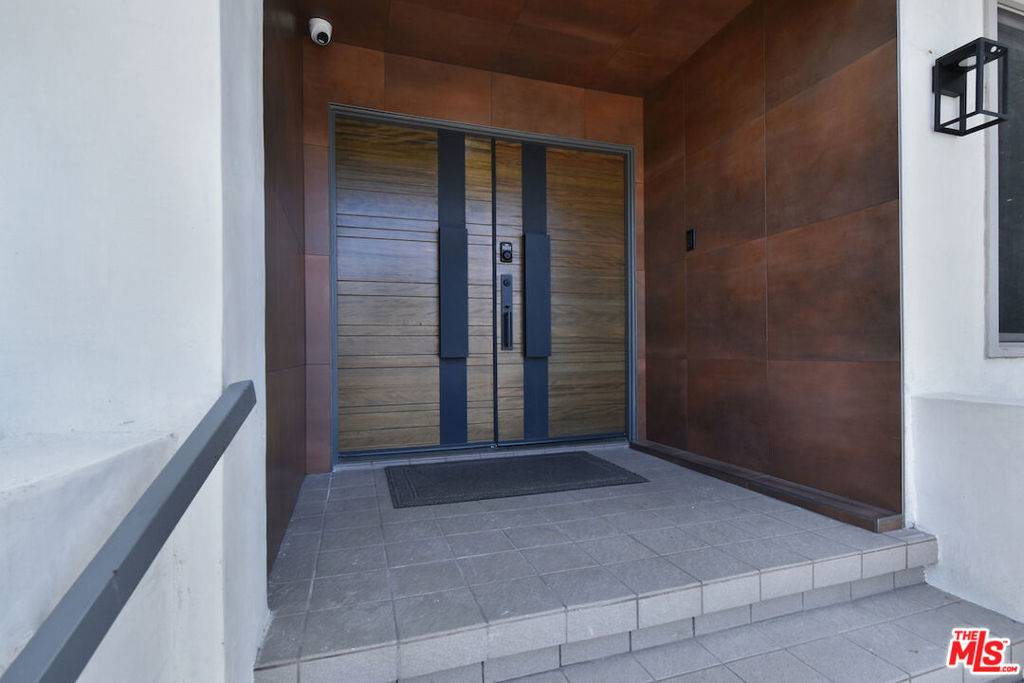 Sherman Oaks, CA 91403,3539 Alana Drive