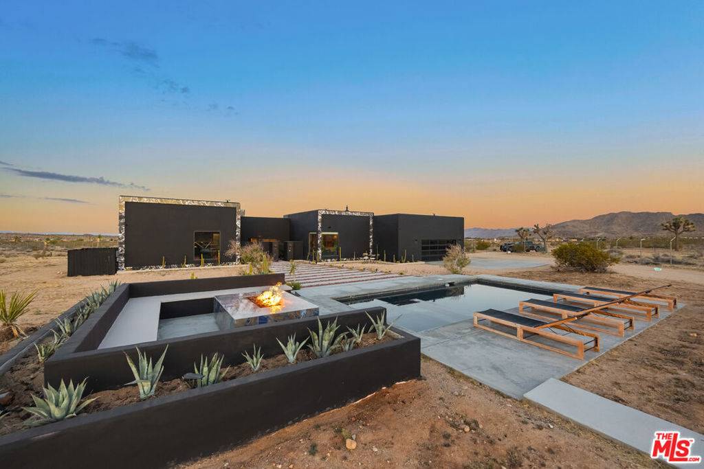 Joshua Tree, CA 92252,60376 Tacoma CT