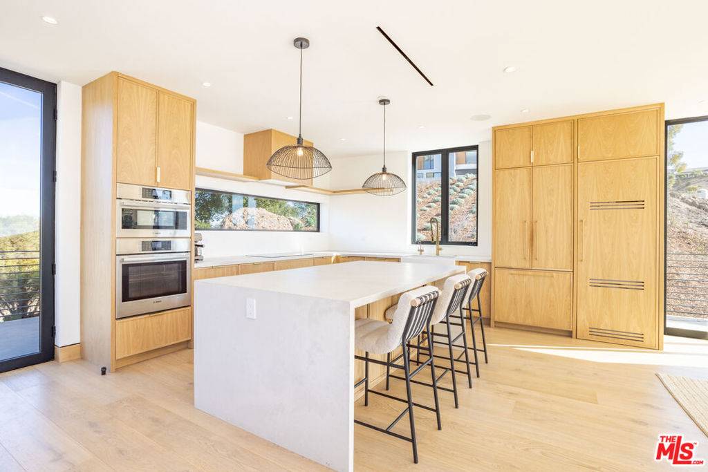 Malibu, CA 90265,32180 Mulholland HWY #1/2