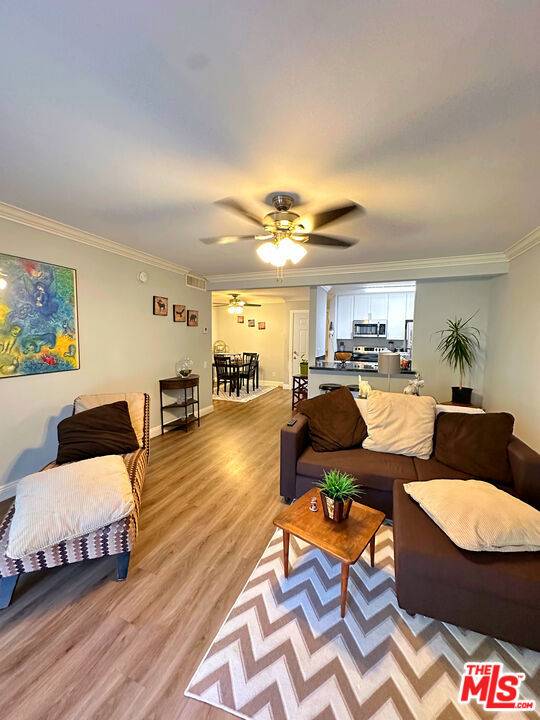 Encino, CA 91316,5460 White Oak AVE #A-118