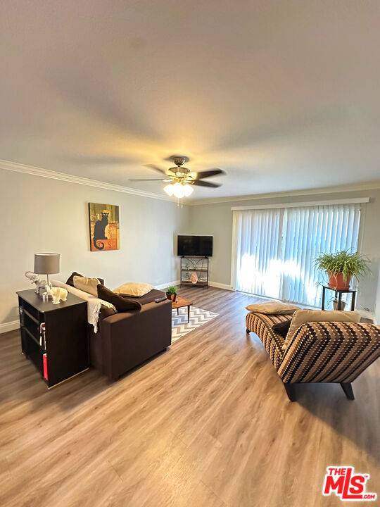 Encino, CA 91316,5460 White Oak AVE #A-118