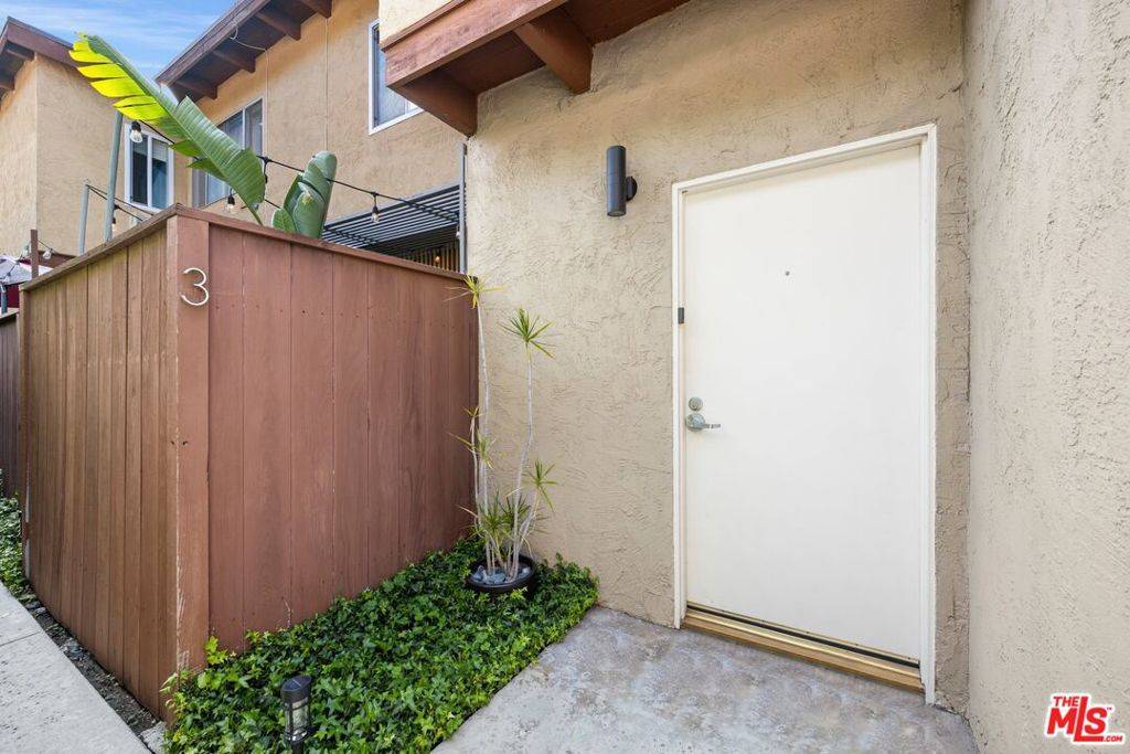 Santa Monica, CA 90404,1552 Harvard ST #3