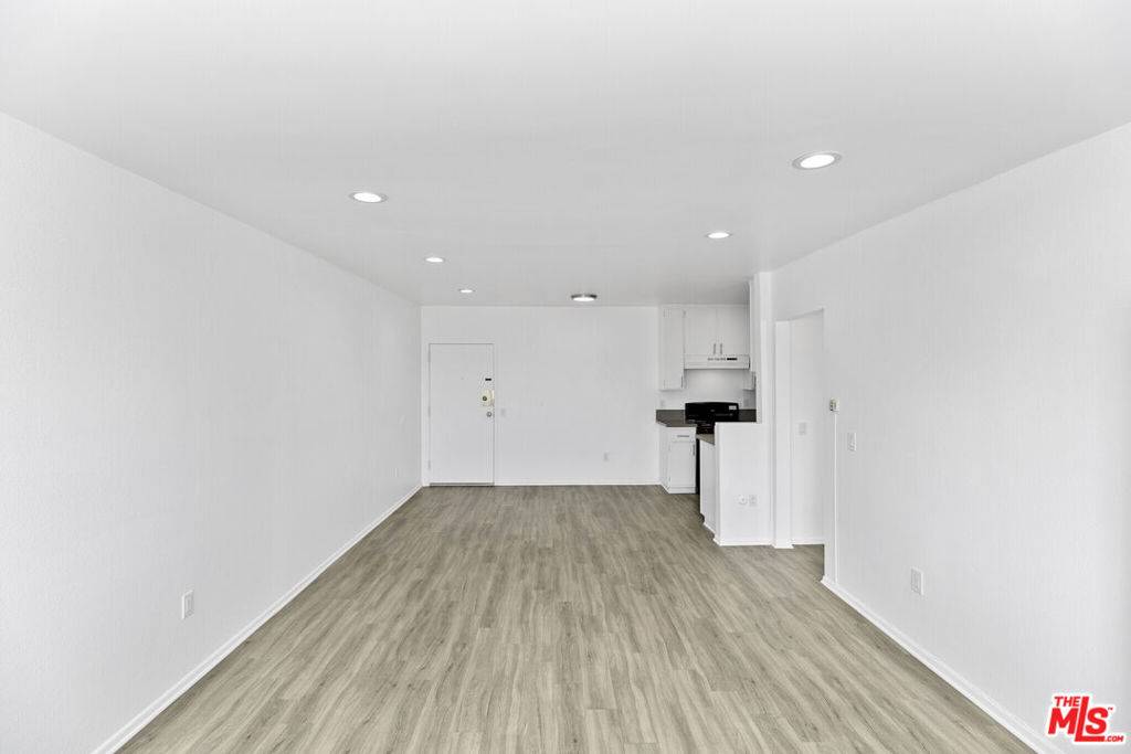 Van Nuys, CA 91406,15314 Gault ST #313